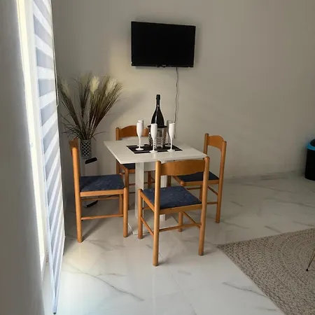 Apartman App 4 Adan Smrdelje